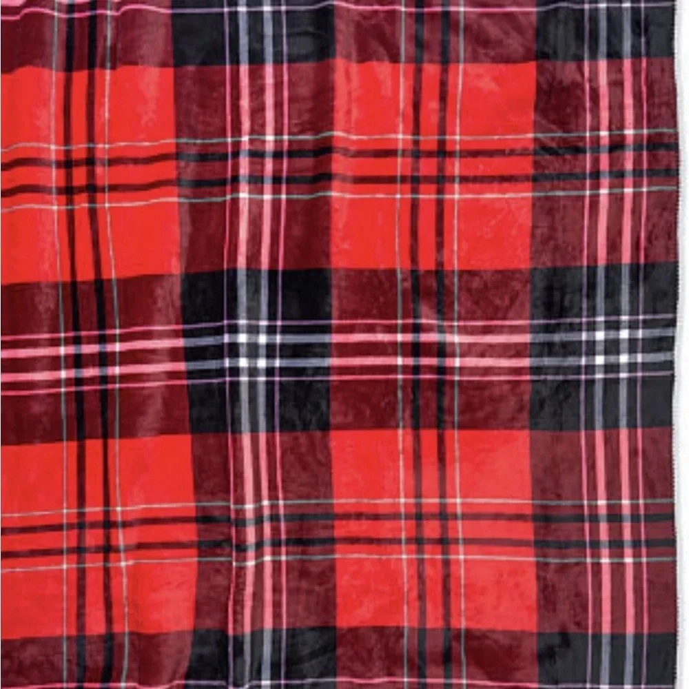 Victoria's Secret NWT Red & Black Plaid Sherpa lined Throw Blanket 50x60